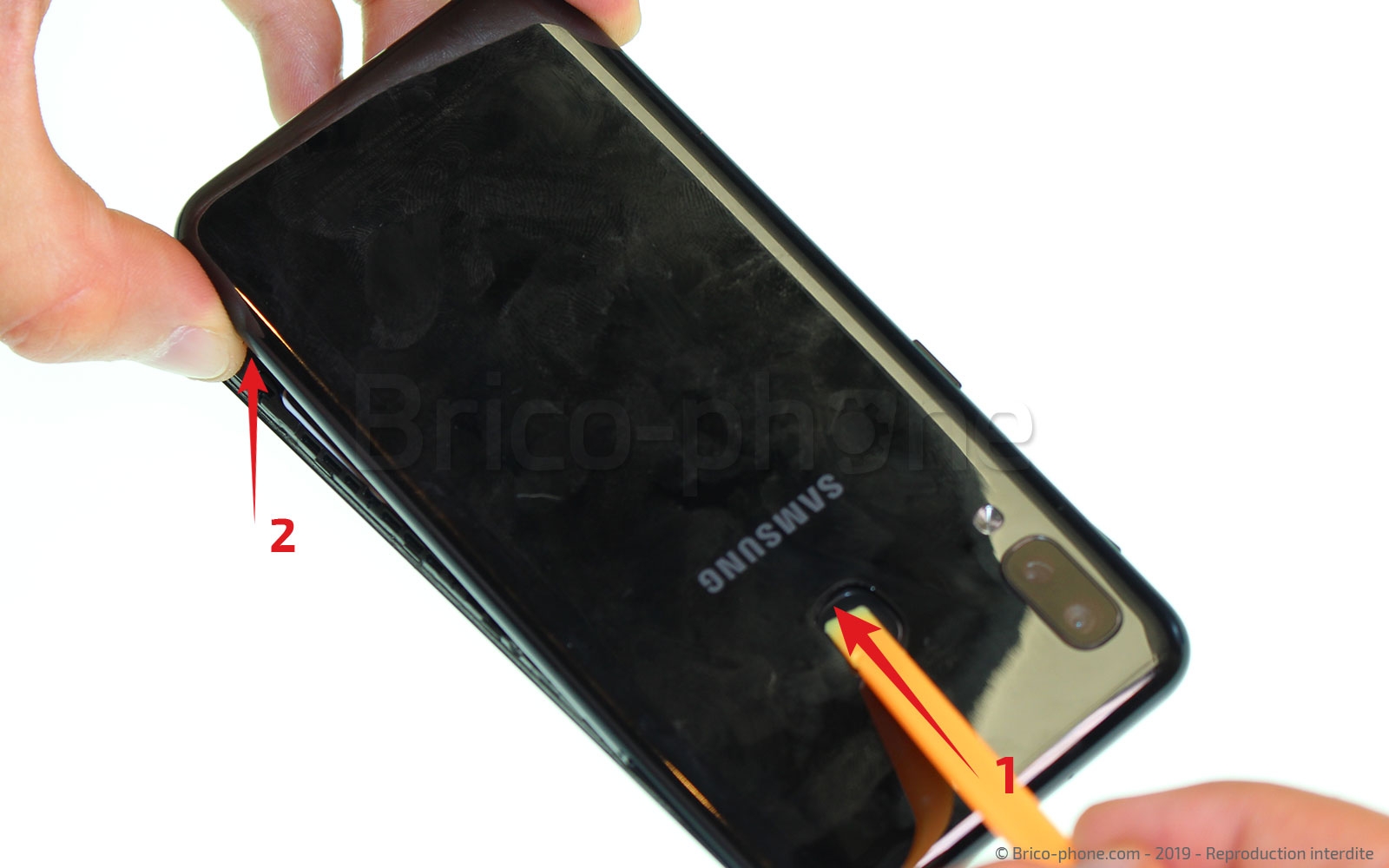 Changement de coque arrière sur Galaxy A20e photo 2